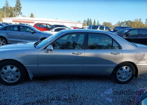 1998 Acura Rl 3.5 z USA, uszkodzony, nr VIN JH4KA965XWC800615
